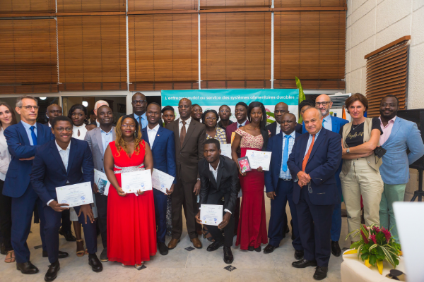 Remise de certificats aux entrepreneurs de la Chaire en Côte d'Ivoire